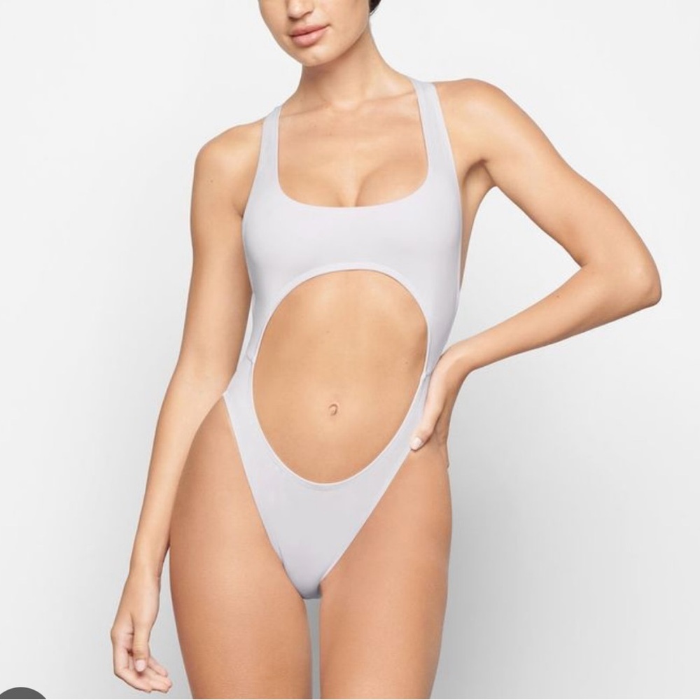 Skims swim